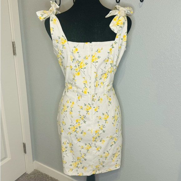 NWT Francesca's Nichole Yellow Floral Print Waist Dress Sz XL - Picture 7 of 11